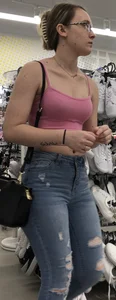 Nerdy PAWG in very tight jeans