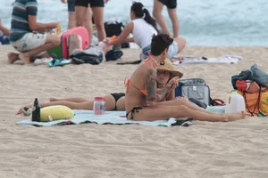 Florida beach and bikini girls