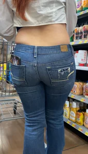 Nice lil cake in high rise jeans