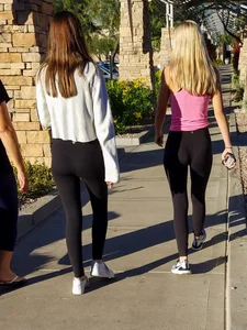 2 sexy asses walking in tight Lulus