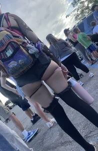 MUST SEE ! Latina goth girl showing off her cheeks