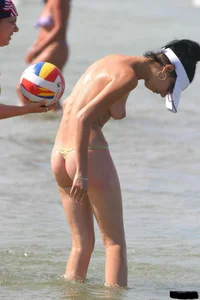 Sexy candid topless and nude beach girls