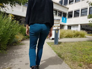 Office lady in tight jeans with vpl