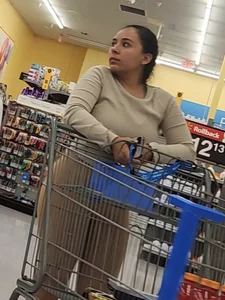 Sexy Latina mylf (light brown pants)
