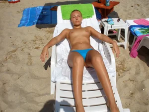 Candid babes in bikinis