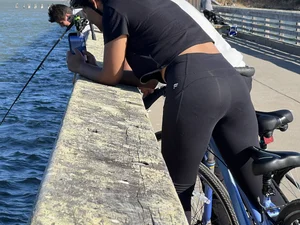 Sexy tight butt indian in leggings