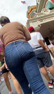 Mmmmm what a mega phat levis ass #5 (non oc)