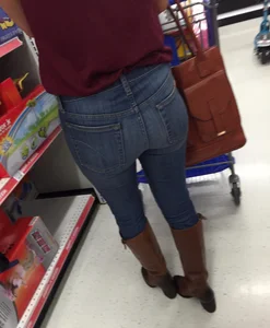 Walmart milf shopping in tight jeans looking hot