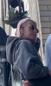 Beautiful VTL in nike leggings