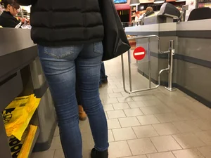 Candid Booty in Tight Jeans at a Supermarket
