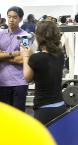 Athletic babe with nice ass in leggings at the gym