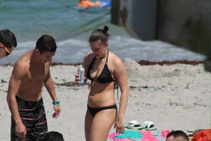 Various sexy Florida beach and bikini girls
