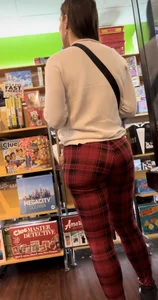 Sexy Milf in Xmas Checkered Leggings (oc)