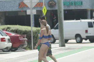 Candid Florida beach and bikini girls