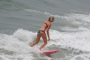Candid surfing girls