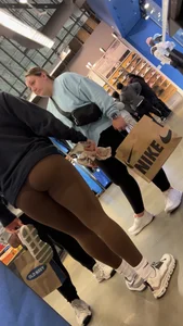 College pawg with a group of friends