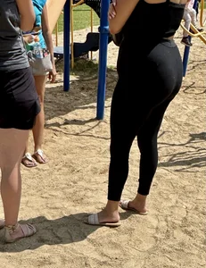 Thick Latina milf vpl