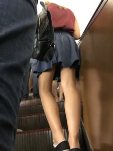 Girl with Sexy Legs Subway Escalator Cool Upskirt