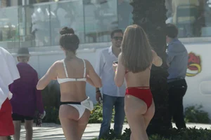 Deerfield Beach girls in bikinis