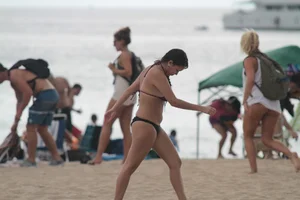 Florida beach and bikini girls