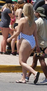 Sexy bikini girls