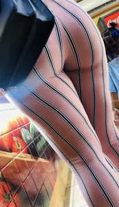Thick ass in stripped pants in line at subway (extreme close ups)
