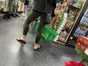 Can we see some candid feet in here?