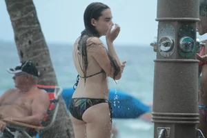 Sexy Florida beach bikini girls