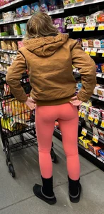 Salmon leggins MILF shopping