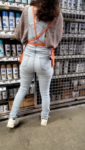 Home Depot worker…tight jeans