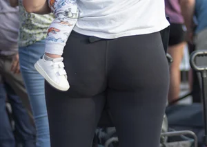 Milf in black leggings