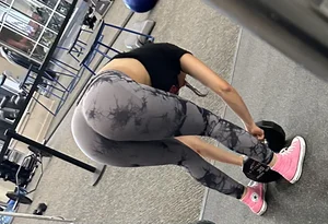 Nice and tight College Gym Girl (Face Shots)
