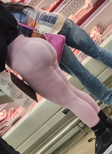 Dumpy 1 ( Pink leggings pretty face phat ass BBL)