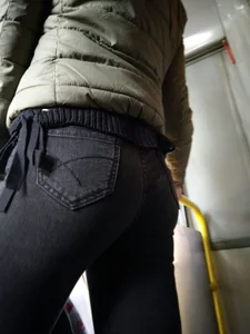 Amazing Hot Ass in Tight Jeans in the Bus Creepshots