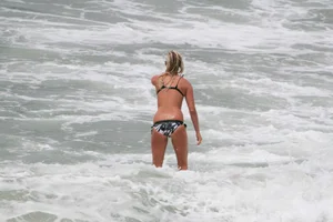 Candid surfing girls