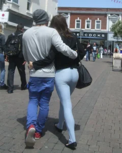 Girl in tight jeggings with vpl