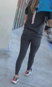 Small tight Asian teen w/ nice thigh gap