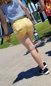 Pawg yellow Jell-O