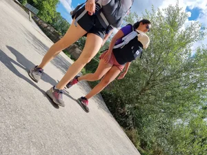 Hot hikers