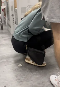 Dirty blonde with a tight buddle