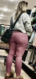 Blonde lady in pink leggings VPL‼️
