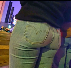 Tight jeans latina. Super close up