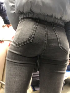 Candid girl with an incredible ass in grey jeans subway creepshots
