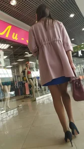 Tall chick with skinny legs at the mall creepshots