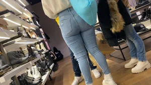 Mix of sexy candid girls in tight jeans and pants (reup)