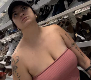 (OC) ROSS LATINA MILF NIPS & BOOTY