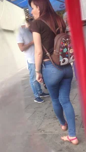 Beautiful plain pants in thin women. LOOK AT IT!