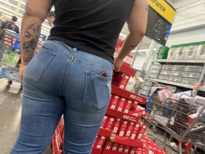 Big booty biker chick!