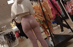 Tall slim chick Very hungry Ass  not OC