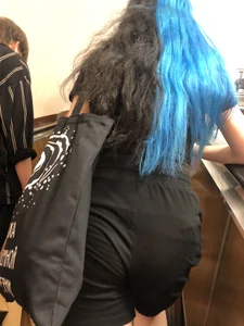 Nice Legs and Booty in Shorts - Blue-Haired Candid Girl Subway Escalator Creepshots Gallery